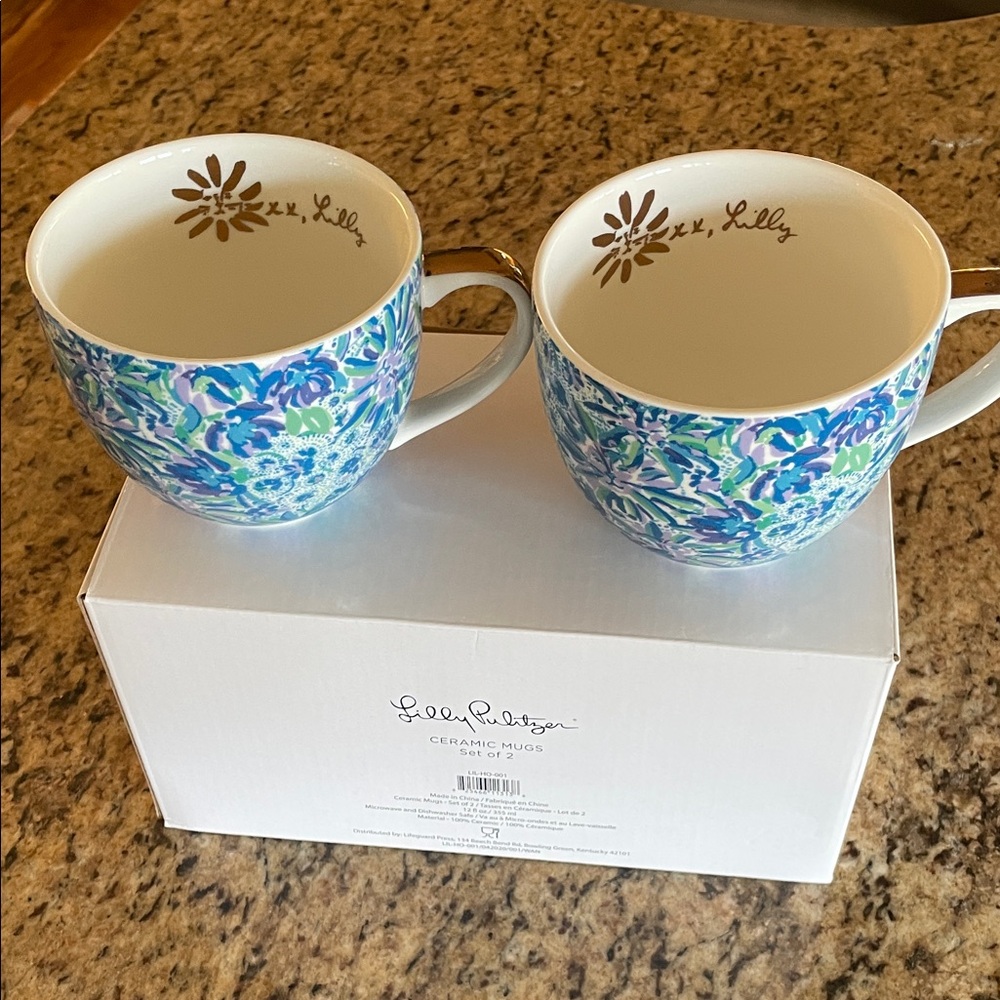 New in box Lilly Pulitzer ceramic mugs Set of 2.
